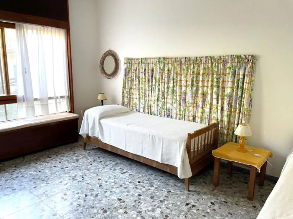 Villa Il Platano Con Giardino Beachfront Forte dei Marmi Italy
